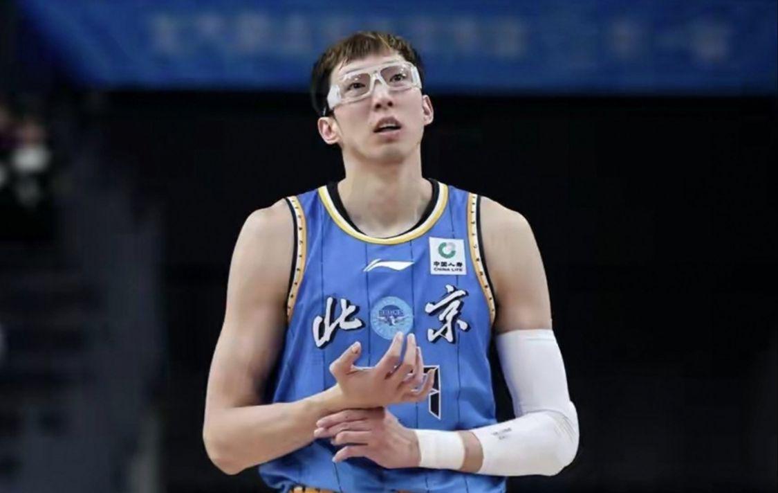 必威体育-进攻篮板6比17！北京花1亿买的中锋，护框能力体现在哪？